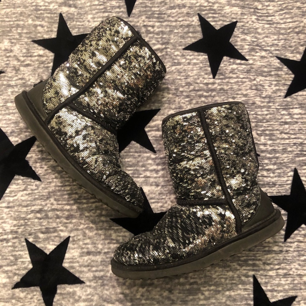 ❌❌SOLD❌❌Bling Sequin Uggs 8 Black Silver